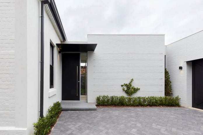 PGH Blacno bricks used in Toorak home with garden.