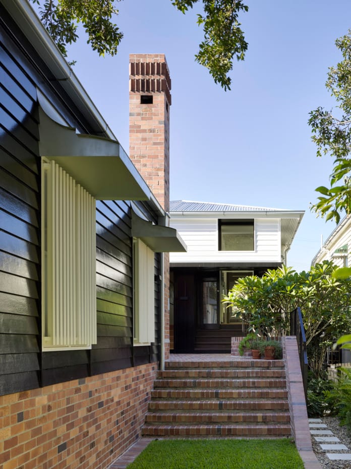 West End Cottage case study from PGH Bricks using a blend of 5 different brick types to create a textural, tactile surface for a home in Queensland.