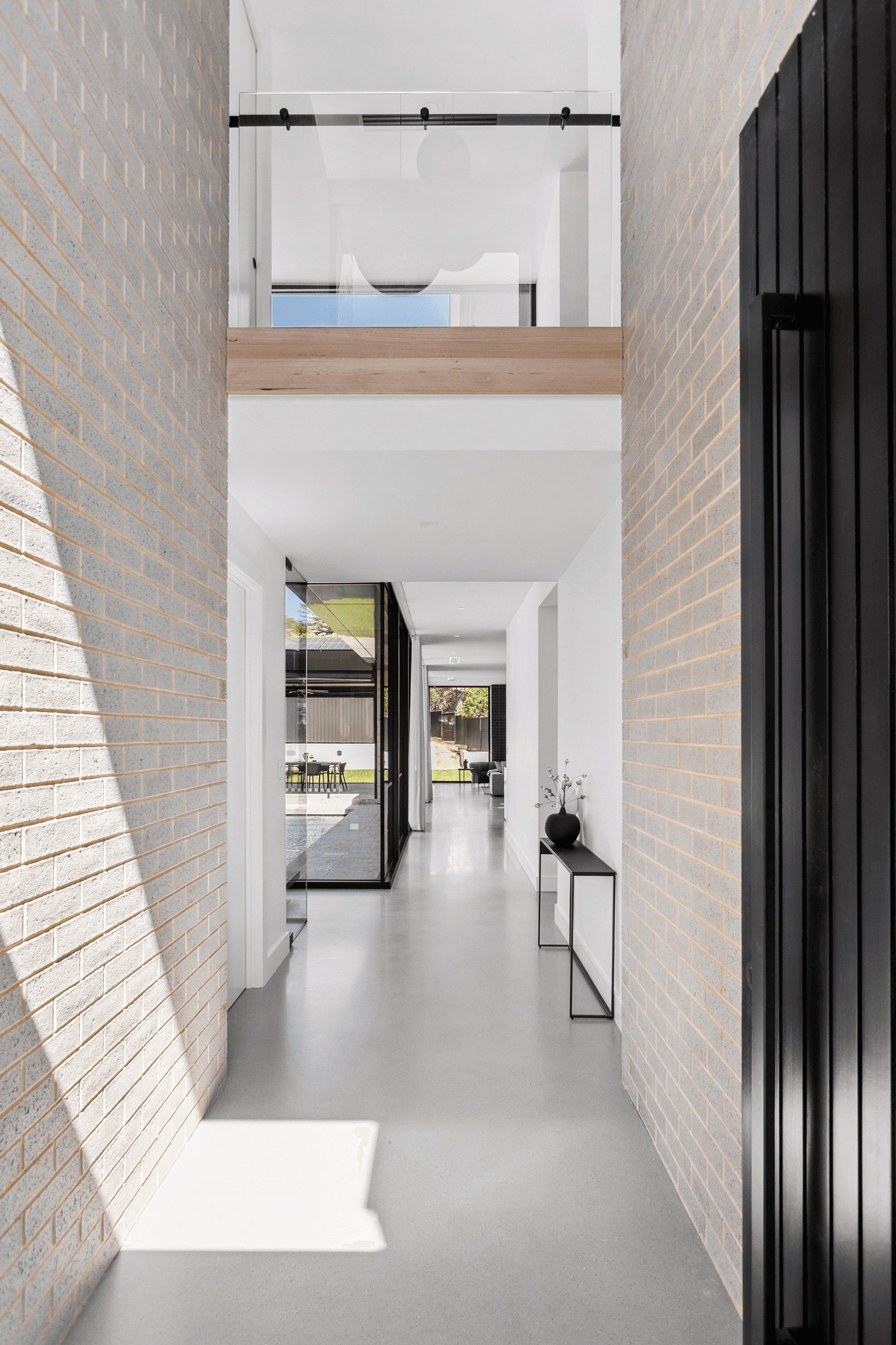 PGH Lightning brick from the Dark and Stormy range used in entryway