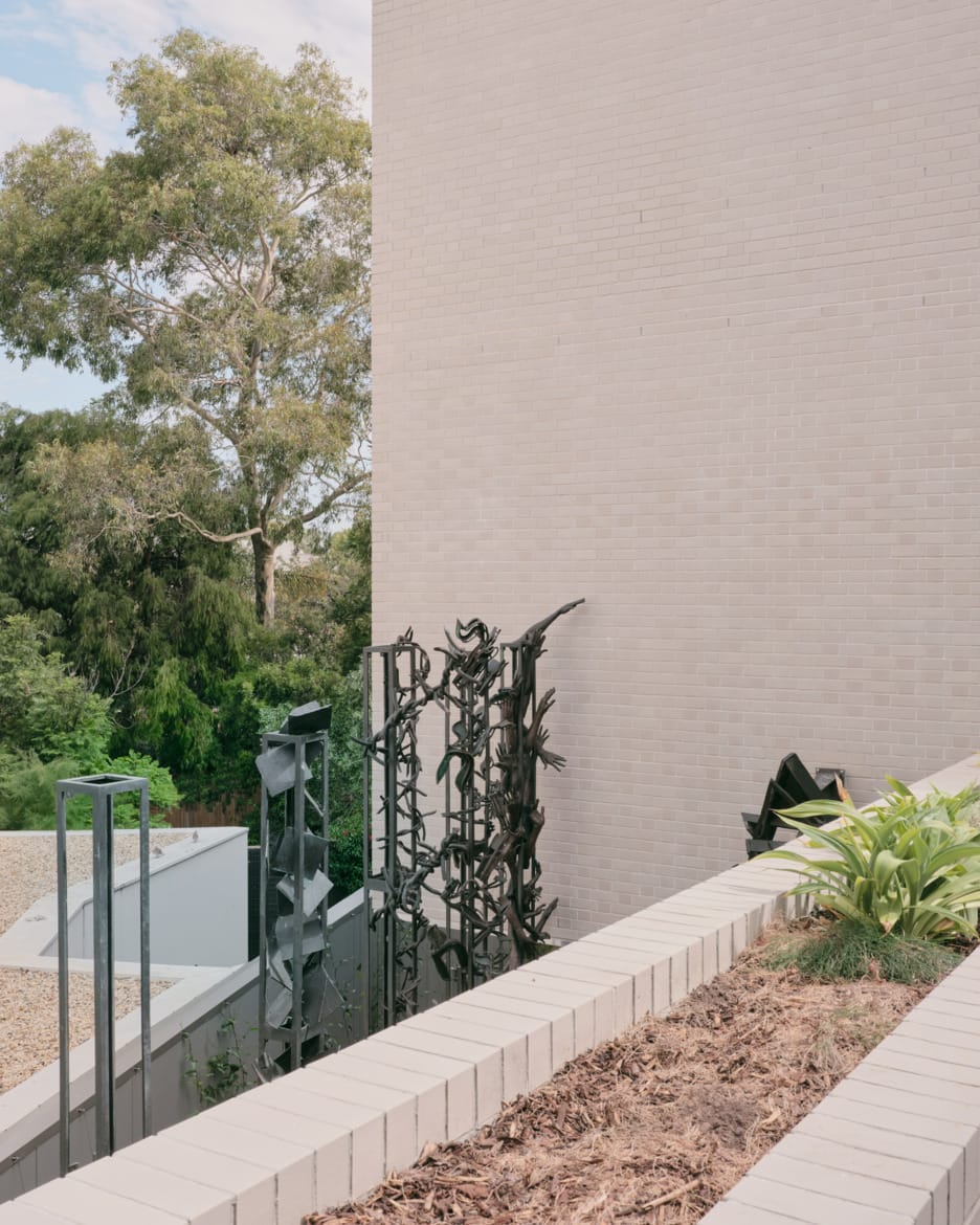 Brick | Ceniza, Morada Range