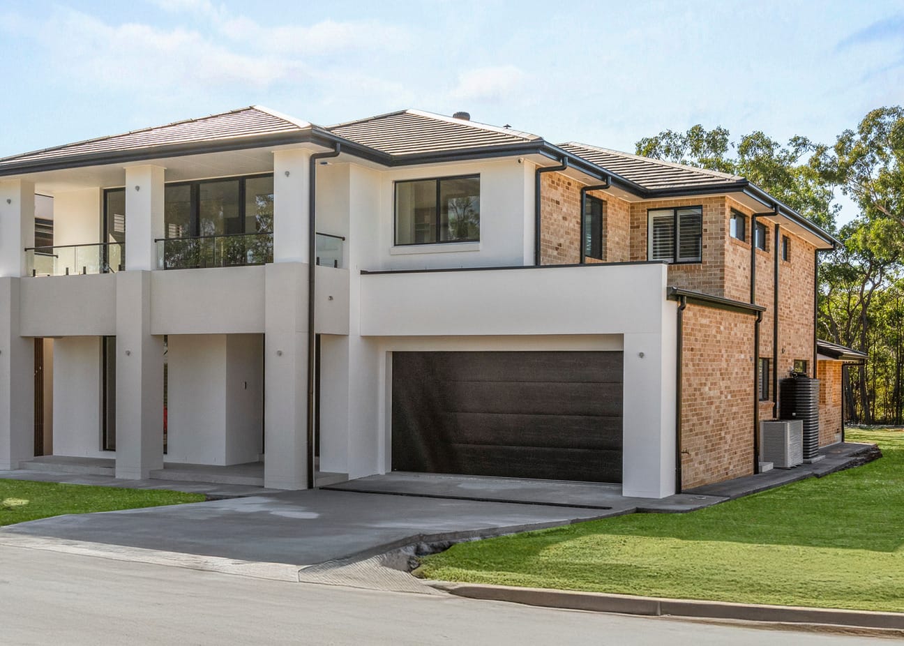 Shoreline Elkhorn bricks on a Casaview Homes build in Pleasure Point