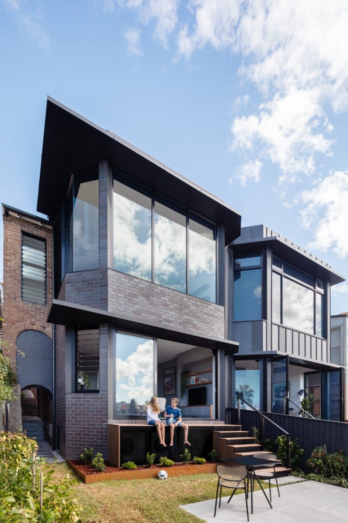 Zuster House in Sydneyâ€™s Kirribilli using Black Beauty brick from the PGH Dry Pressed Architectural range.