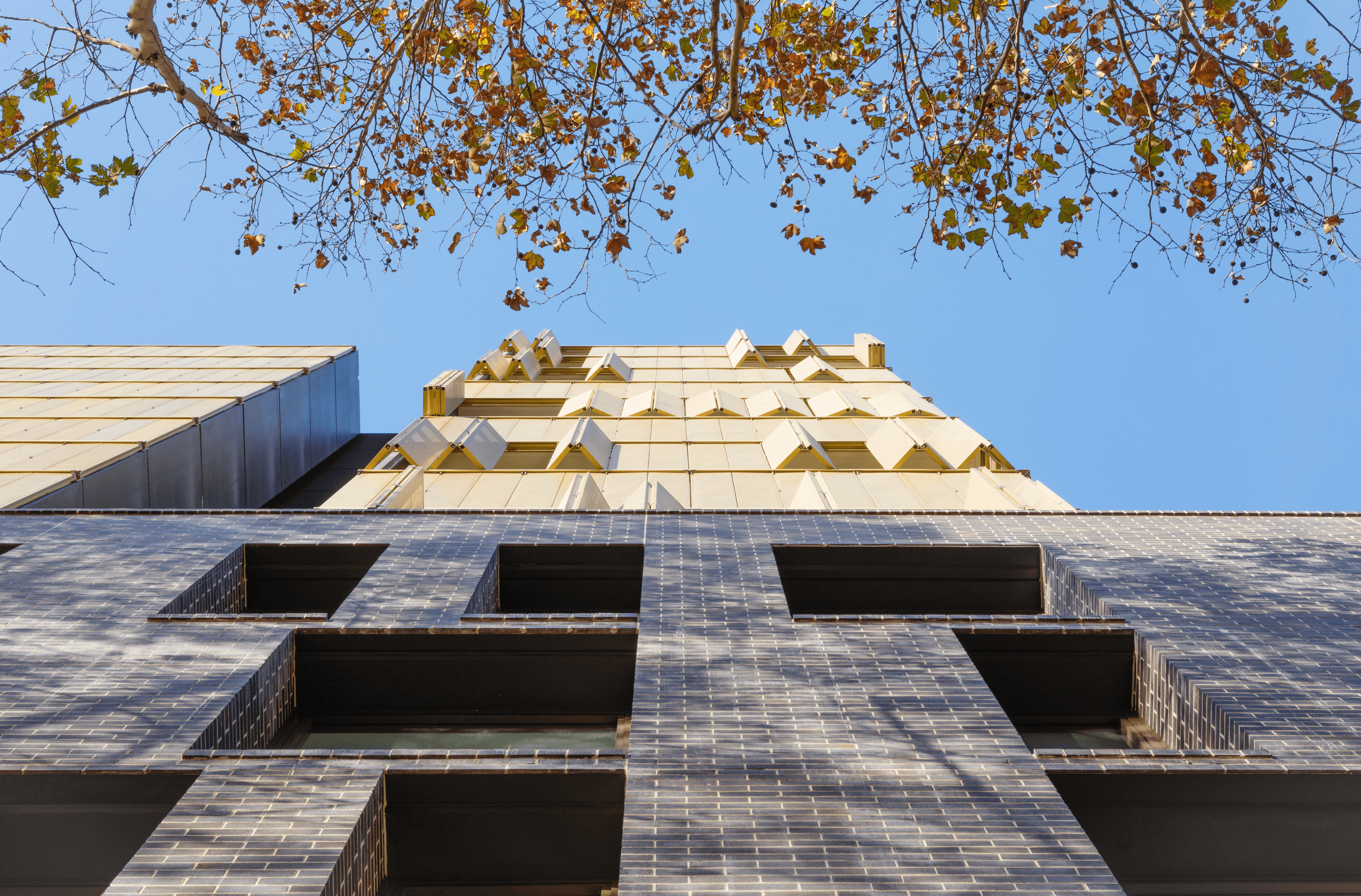 Tzannes uses PGH Mowbray Blue, Dry Pressed Architectural bricks to add a striking new addition to Sydney’s Day Street Apartments.