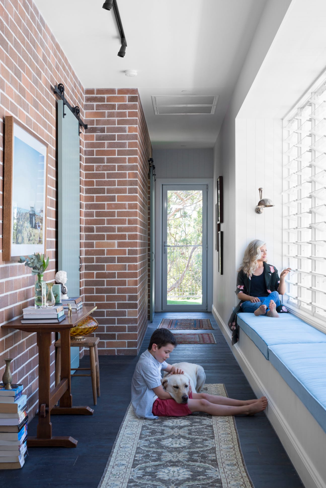 Tzannes uses PGH Mowbray Blue, Dry Pressed Architectural bricks to add a striking new addition to Sydney's Day Street Apartments.