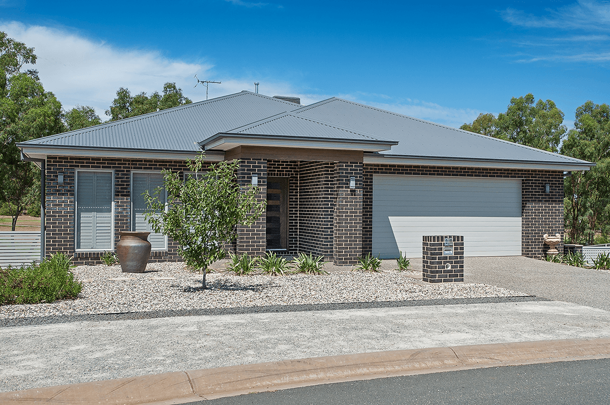 Storm brick from PGH in Urban Essence range GJ Gardner Homes