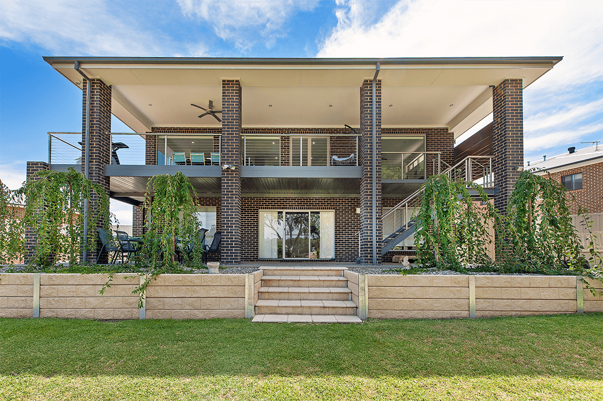 Storm brick from PGH in Urban Essence range GJ Gardner Homes