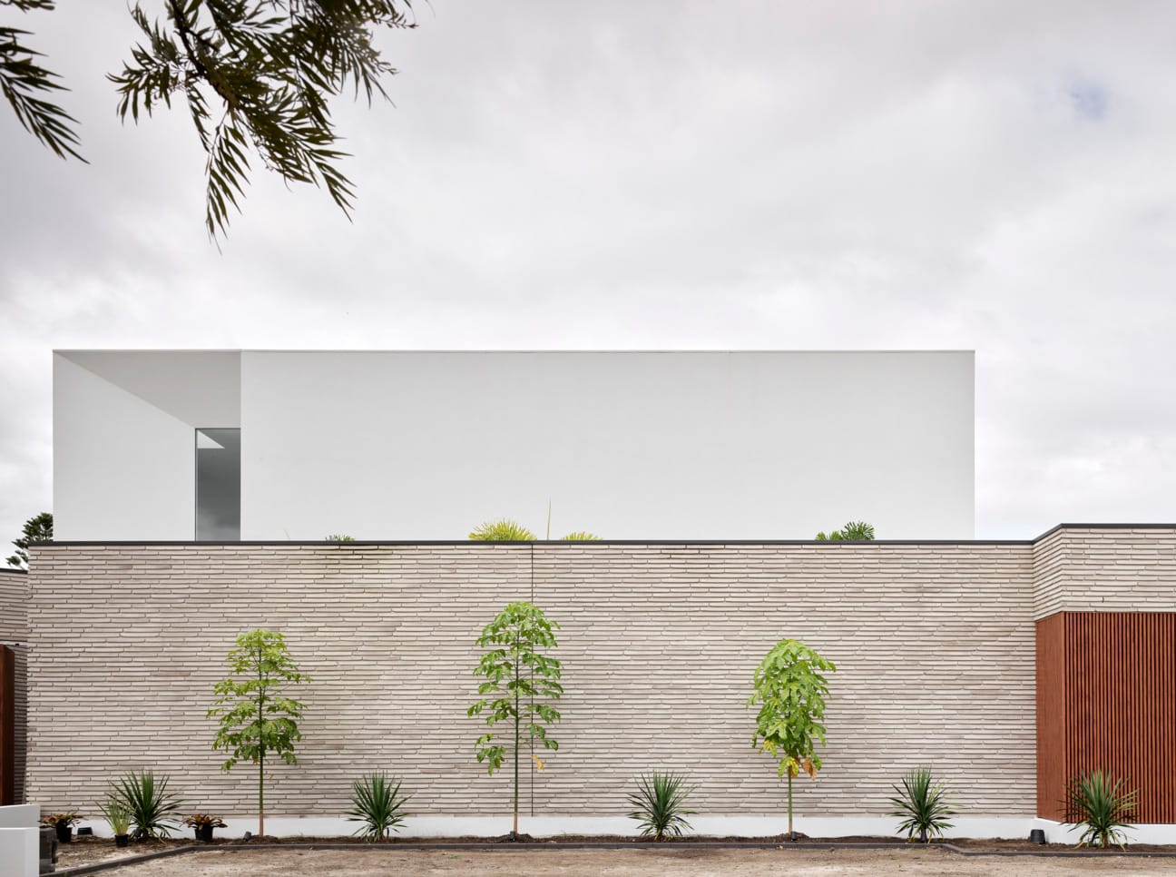 PGH's Lang Mursten brick used in a timeless, and beautiful home on the Gold Coast's Hope Island. Stratum