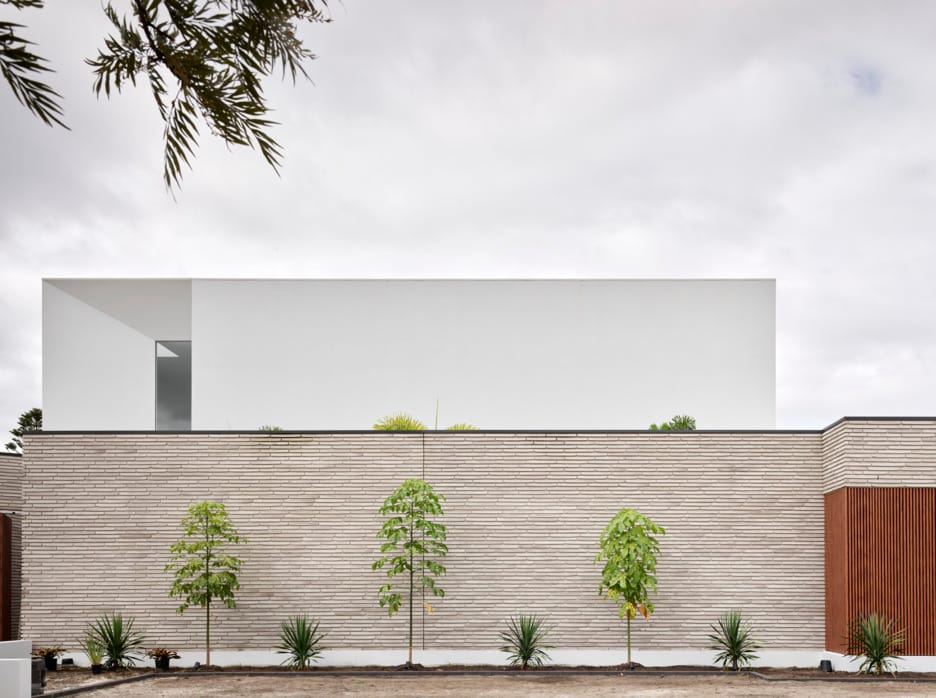 PGH's Lang Mursten brick used in a timeless, and beautiful home on the Gold Coast's Hope Island. Stratum