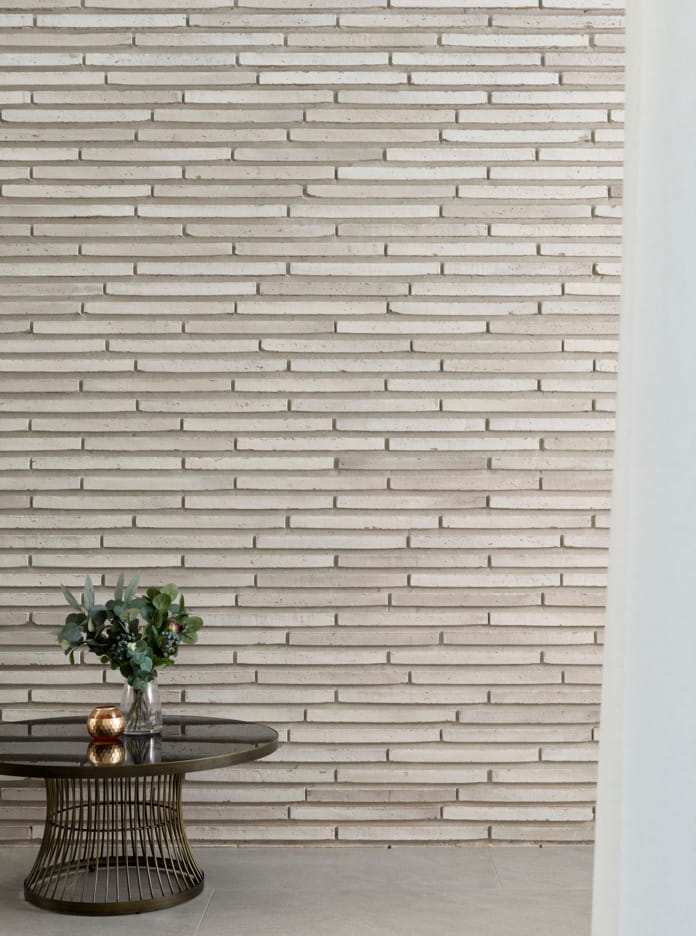 PGH's Lang Mursten brick used in a timeless, and beautiful home on the Gold Coast's Hope Island. Stratum