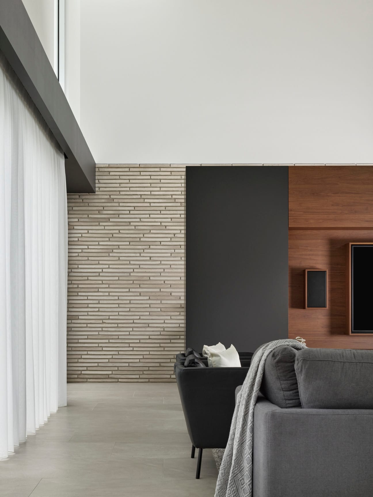 PGH's Lang Mursten brick used in a timeless, and beautiful home on the Gold Coast's Hope Island. Stratum