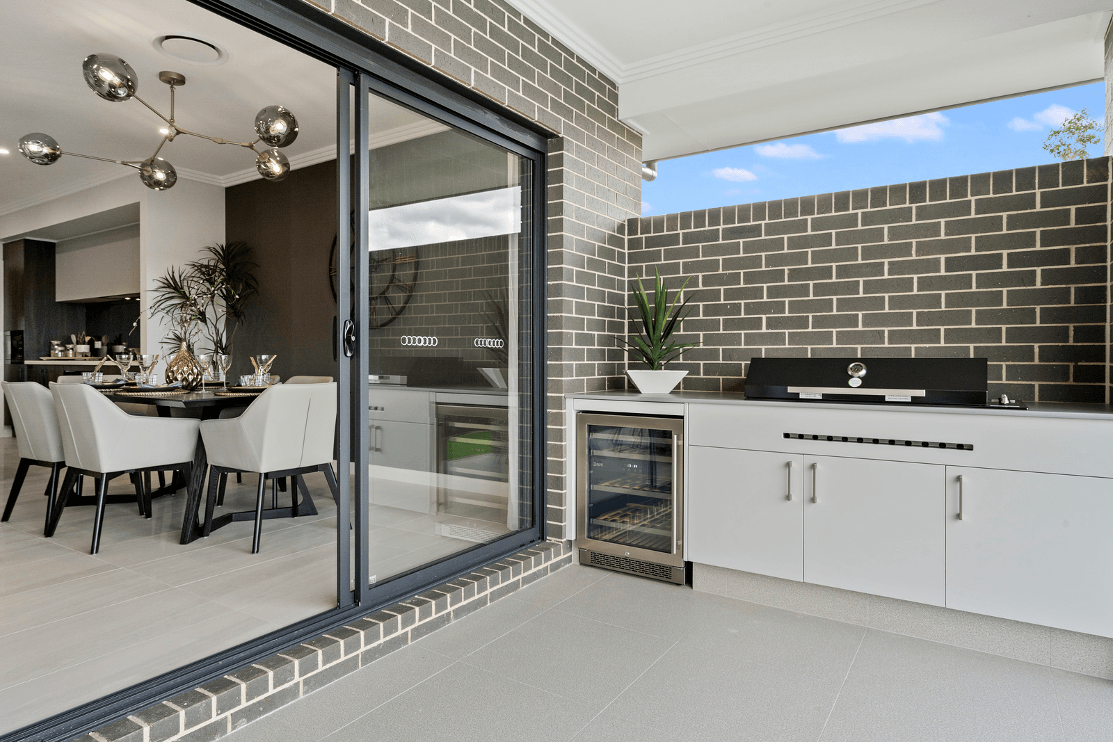 Truffle brick with outdoor kitchen in alfresco area