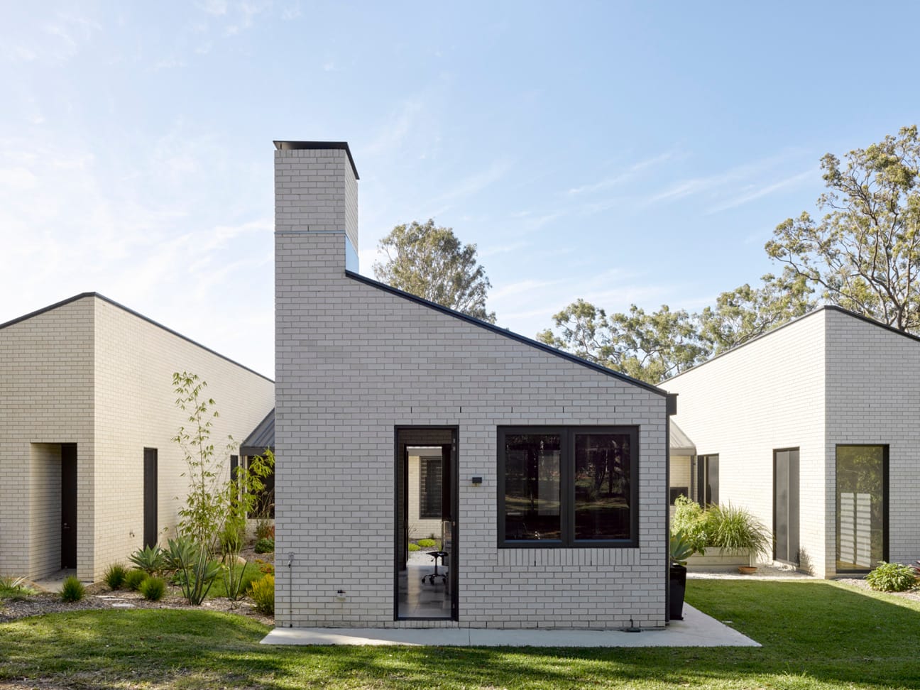 Open Homes Australia present the spectacular Three Chimney House using PGH Bricks