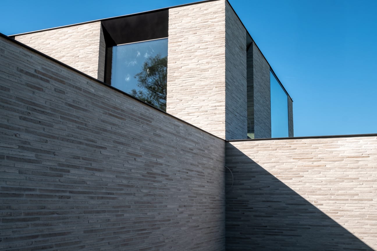 Utzon brick from PGH in Lang Mursten range