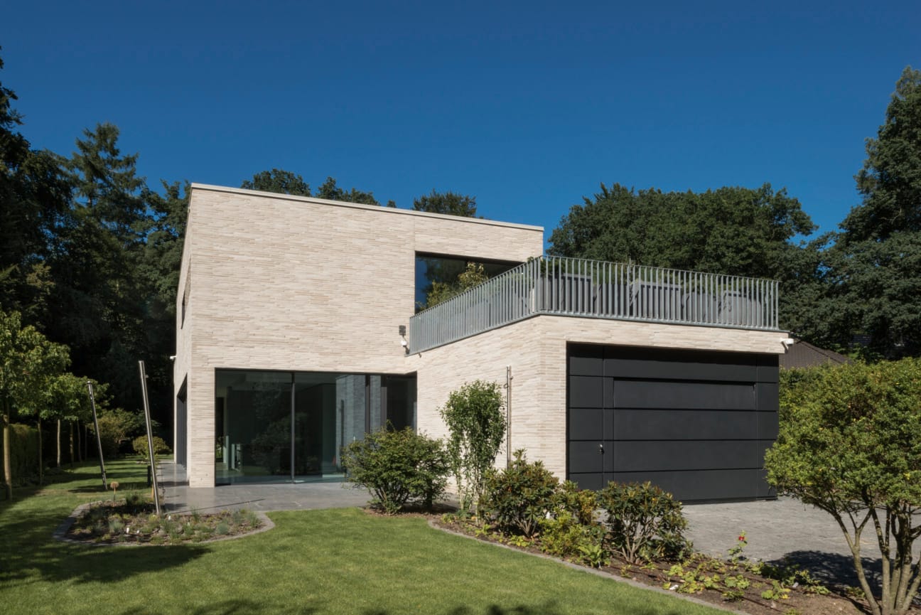 Utzon brick from PGH in Lang Mursten range