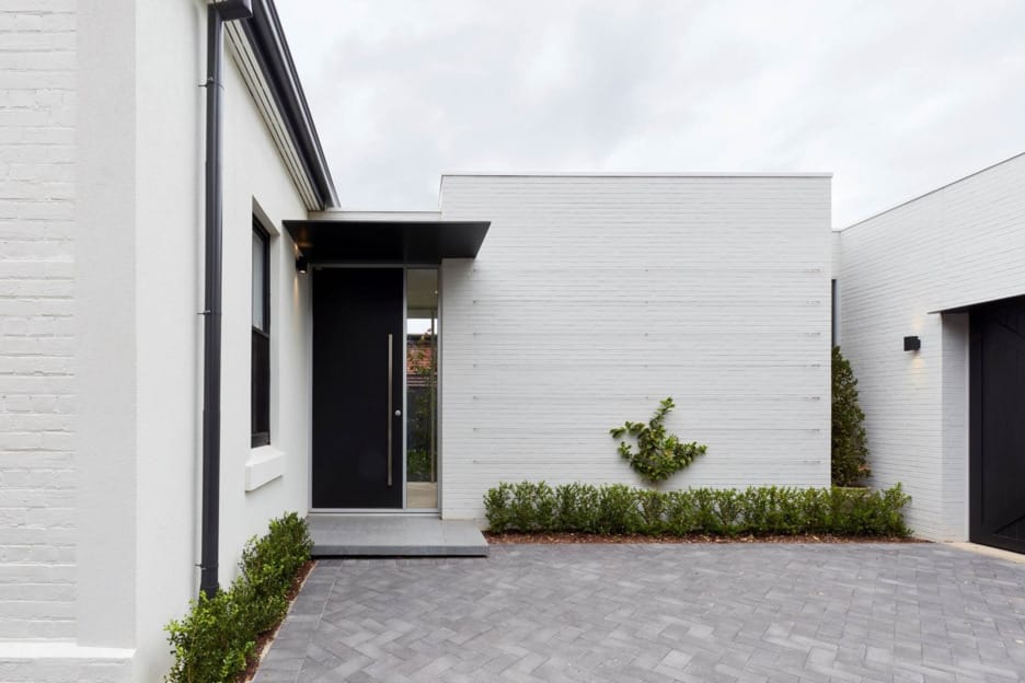 PGH Blacno bricks used in Toorak home with garden.