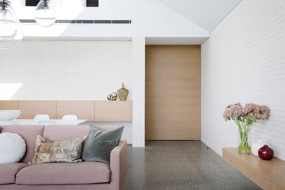 Luxury Hunters Hill home showcasing Linear Blanco bricks from the PGH Morada range.