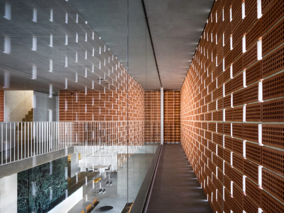 Renato D’Ettorre Architects custom PGH Breeze bricks used in coastal home in Gordons Bay, NSW.