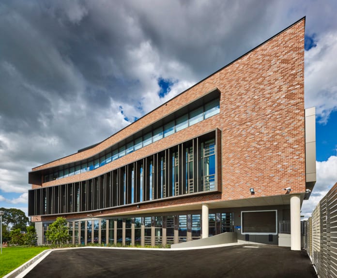 The textured facades of Red from the PGH Bricks Smooth range, and Red from the Velour range used on Western Sydney University's Library.
