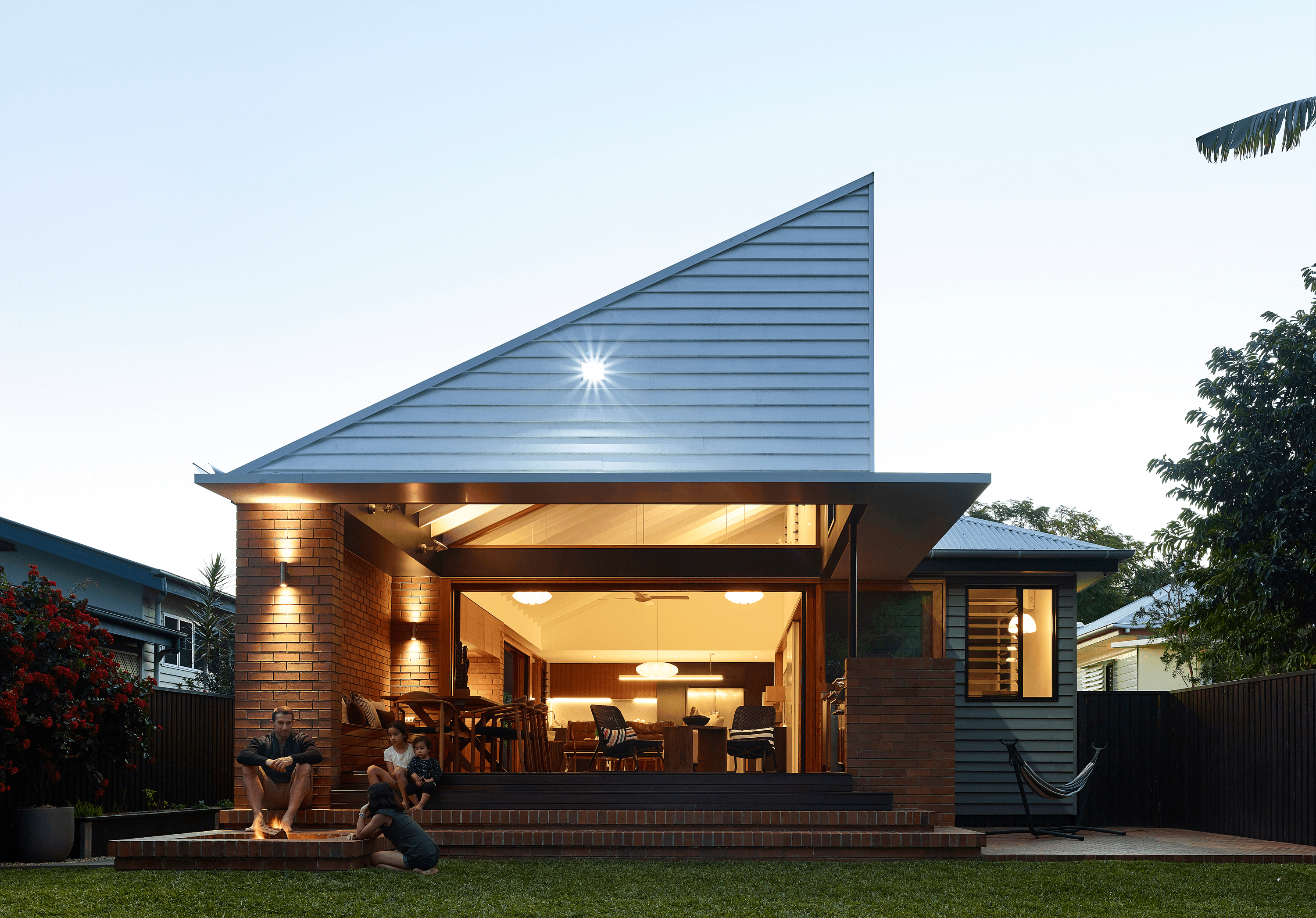 A small post-war cottage in Brisbane uses PGH Smooth range Black and Tan bricks for a modern makeover.