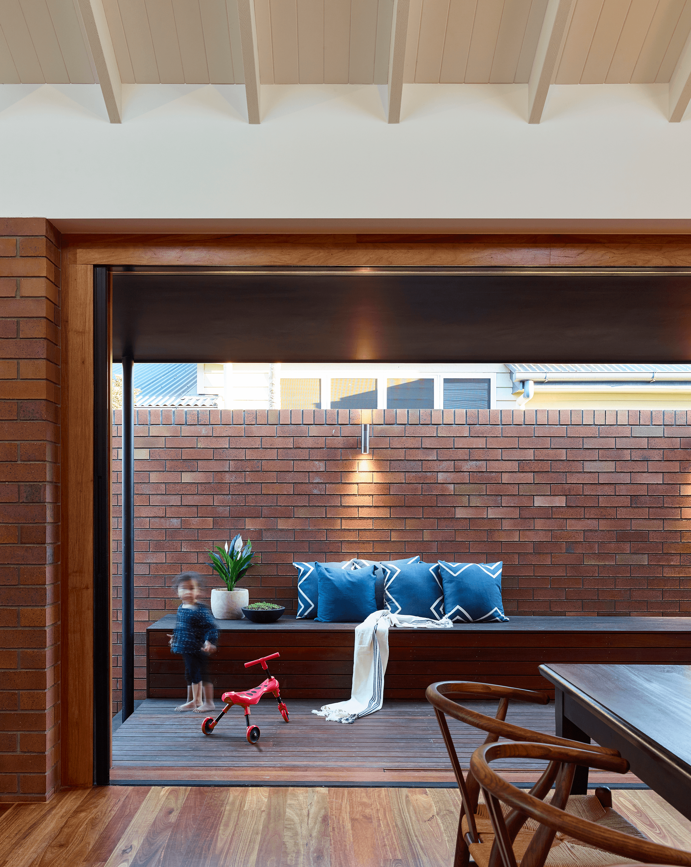 A small post-war cottage in Brisbane uses PGH Smooth range Black and Tan bricks for a modern makeover.