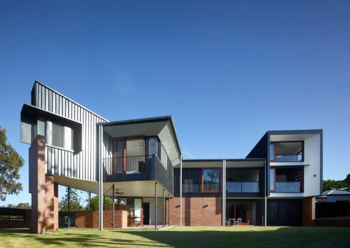PGH Bricks used on multi level residential home development along with Colorbond panels in Brisbane