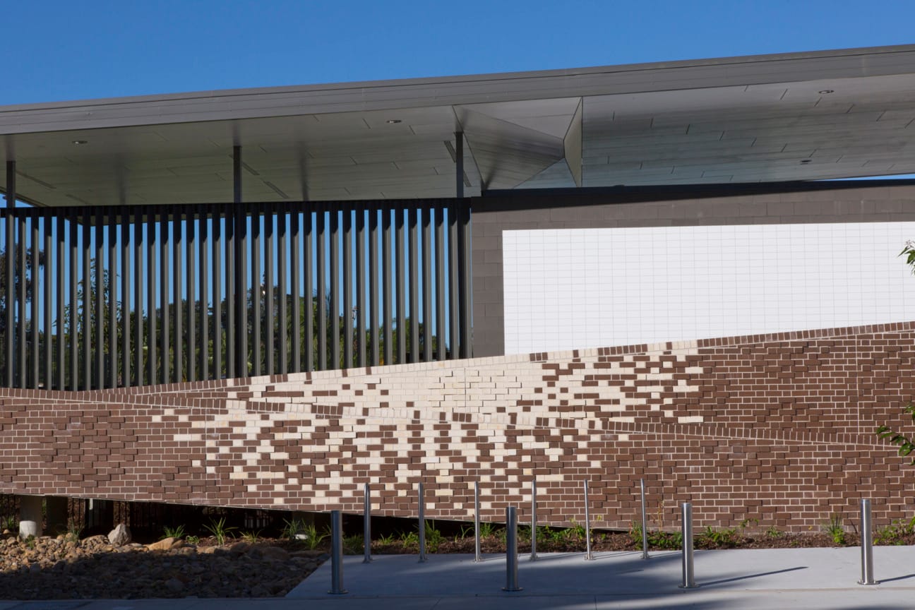 Bellbowrie Pool case study from PGH Bricks showcases the winner of the Think Brick Horbury Hunt Commercial Award for 2013.
