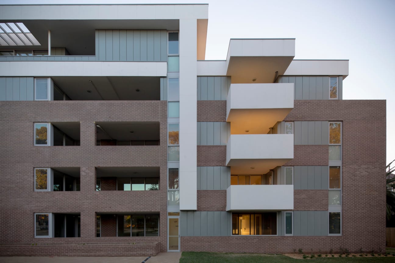 Carleton Estate uses PGH Bricks across the various buildings in the Summer Hill residential development.