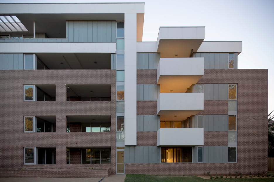 Carleton Estate uses PGH Bricks across the various buildings in the Summer Hill residential development.