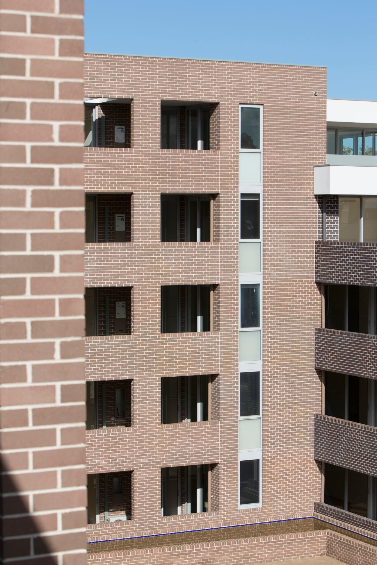 Carleton Estate uses PGH Bricks across the various buildings in the Summer Hill residential development.