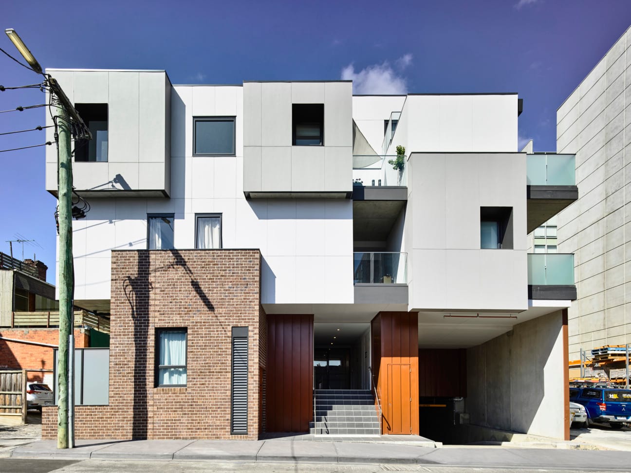 Use of PGH Bricks Eaglethorn on a multi-residential development in Melbourne's Hawthorn.