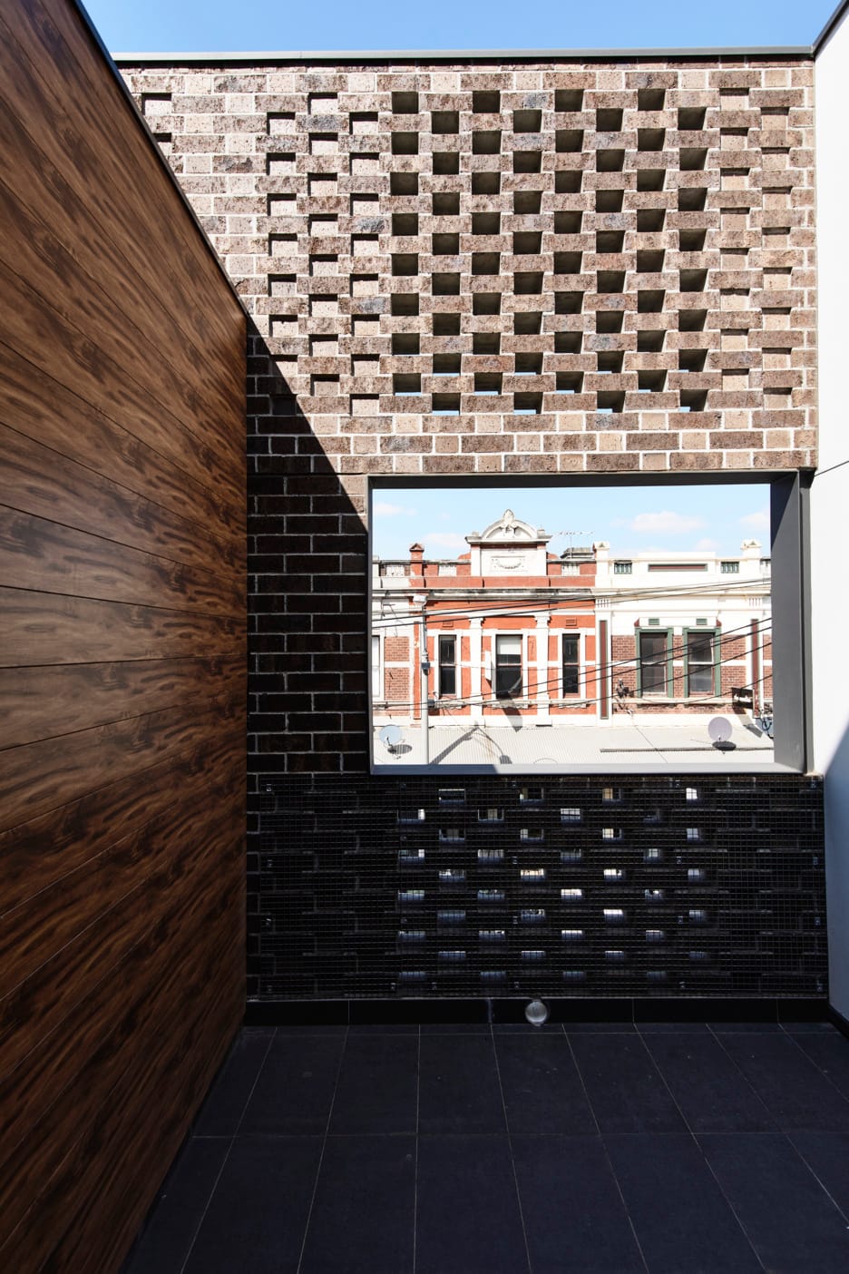 Use of PGH Bricks Eaglethorn on a multi-residential development in Melbourne's Hawthorn.