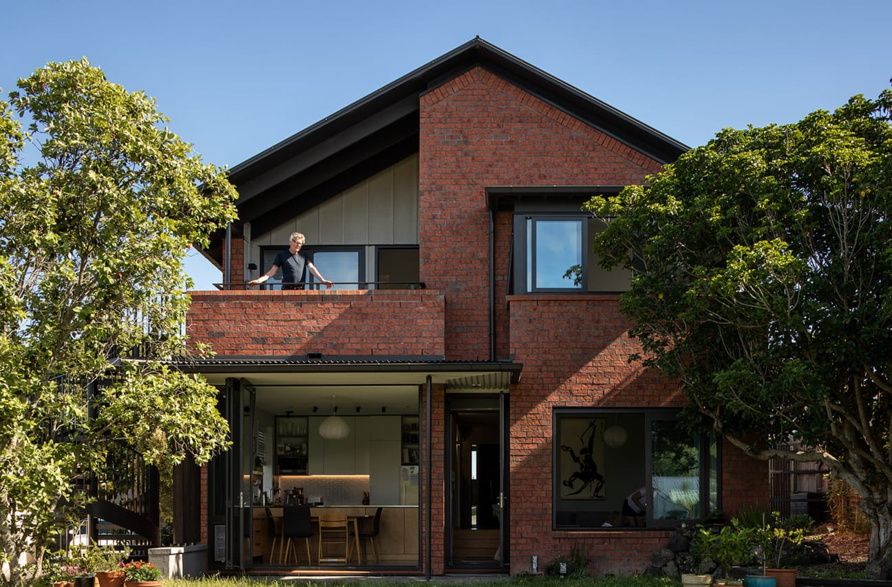 Project Farm House Sils van Bohemen using PGH Gypsy Rose brick from the Essentials range.