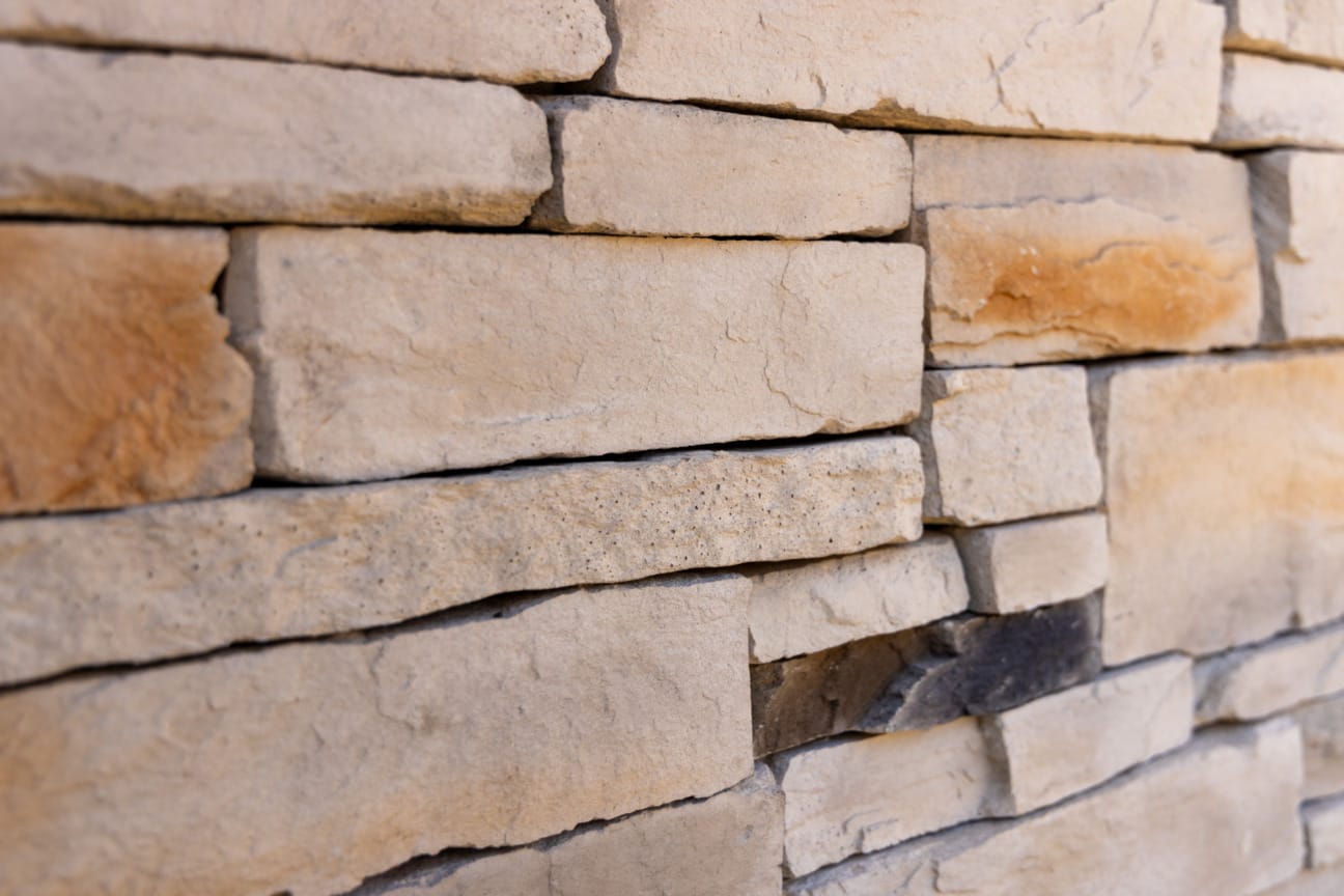 PGH Stone Classic Ledgestone Range in Silver peak installed on a wall