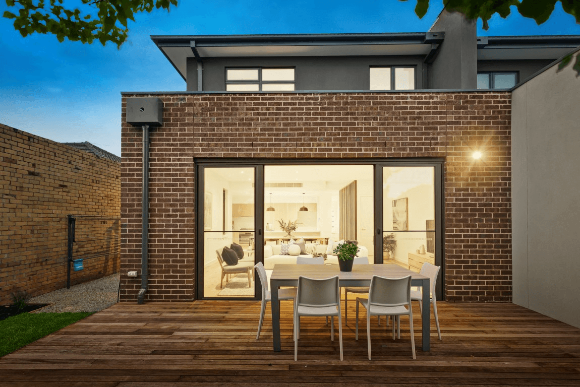 PGH Eaglemont brick from the Distinctively Melbourne range, Langford Jones Homes alfresco area