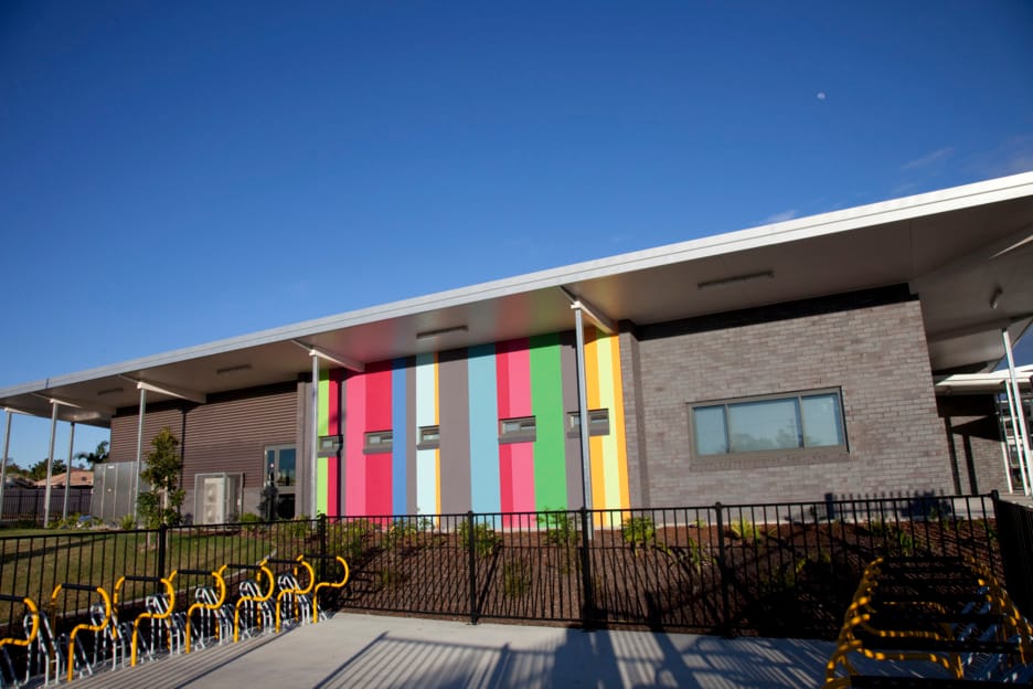 Amberley State School uses PGH Bricks from the Metallic range to showcase a contemporary canvas in the Amberley State School.
