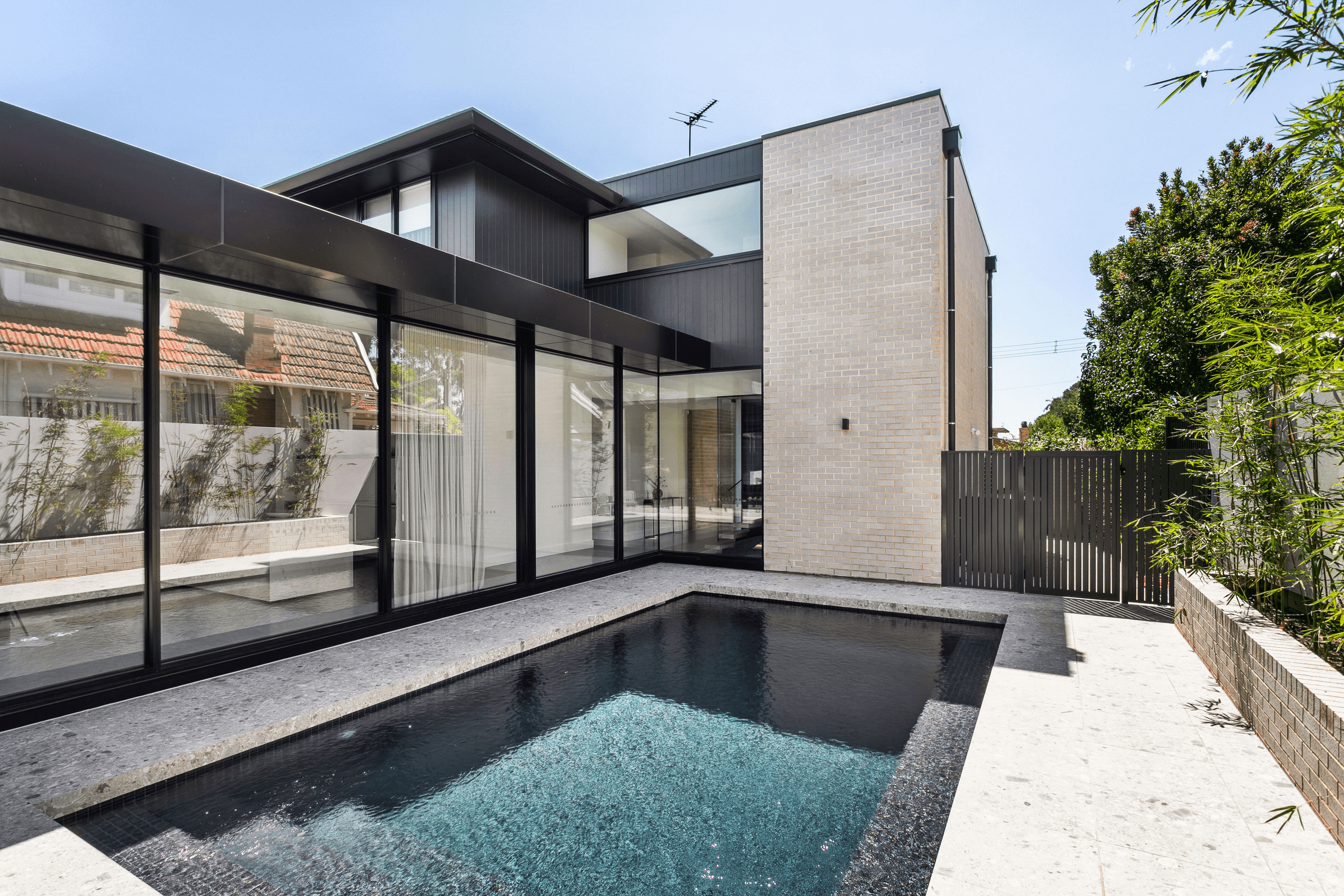 PGH Lightning brick from the Dark and Stormy range