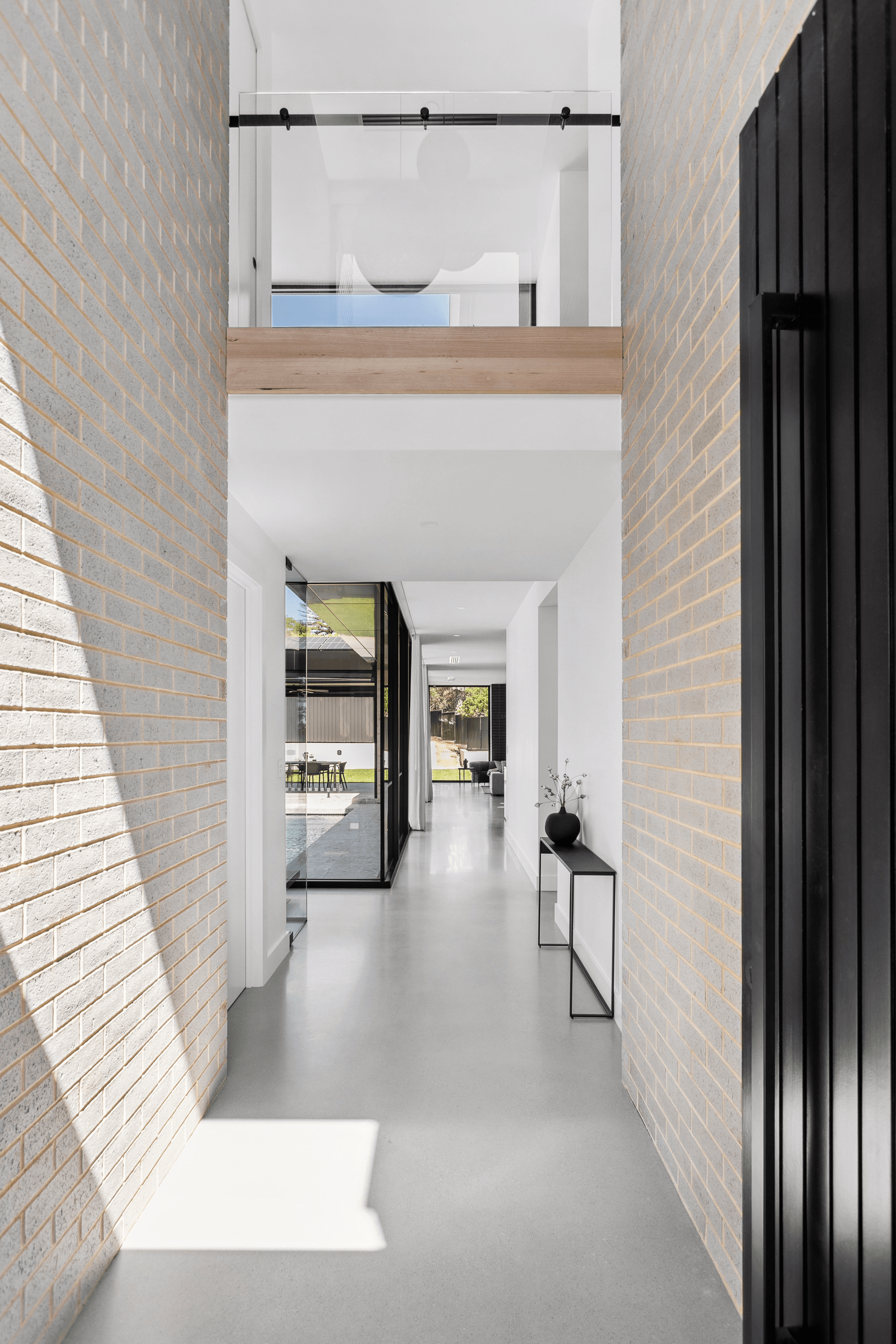 PGH Lightning brick from the Dark and Stormy range used in entryway