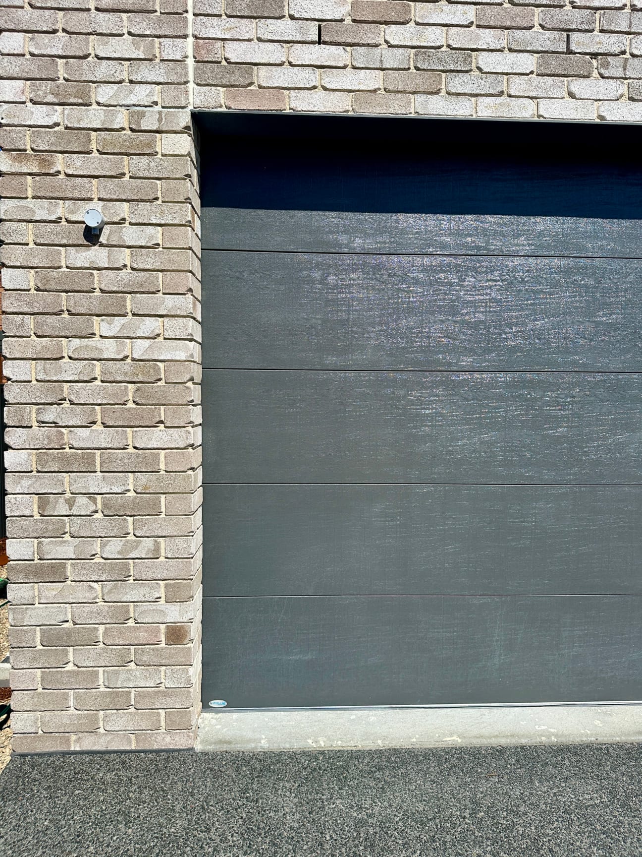 Sea Fossil brick from PGH in shoreline | Marksman Homes