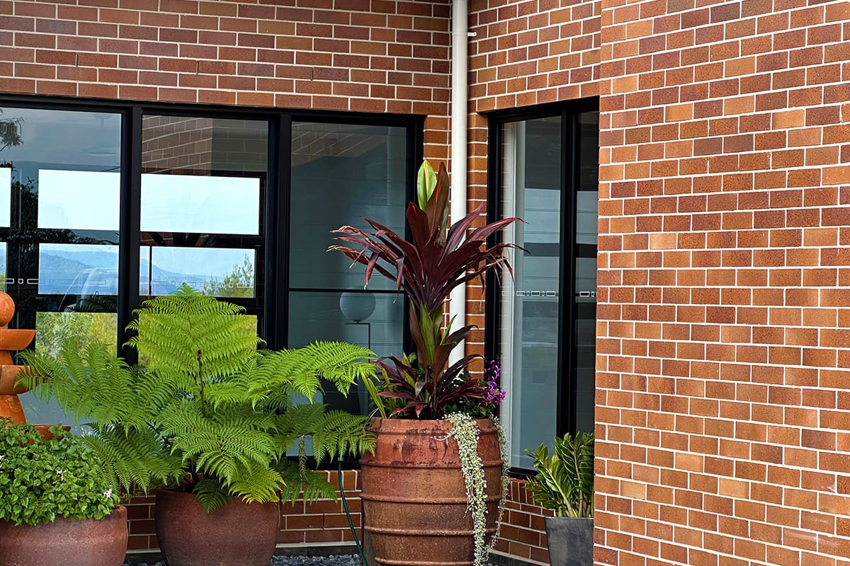 Black and Tan brick, Smooth range