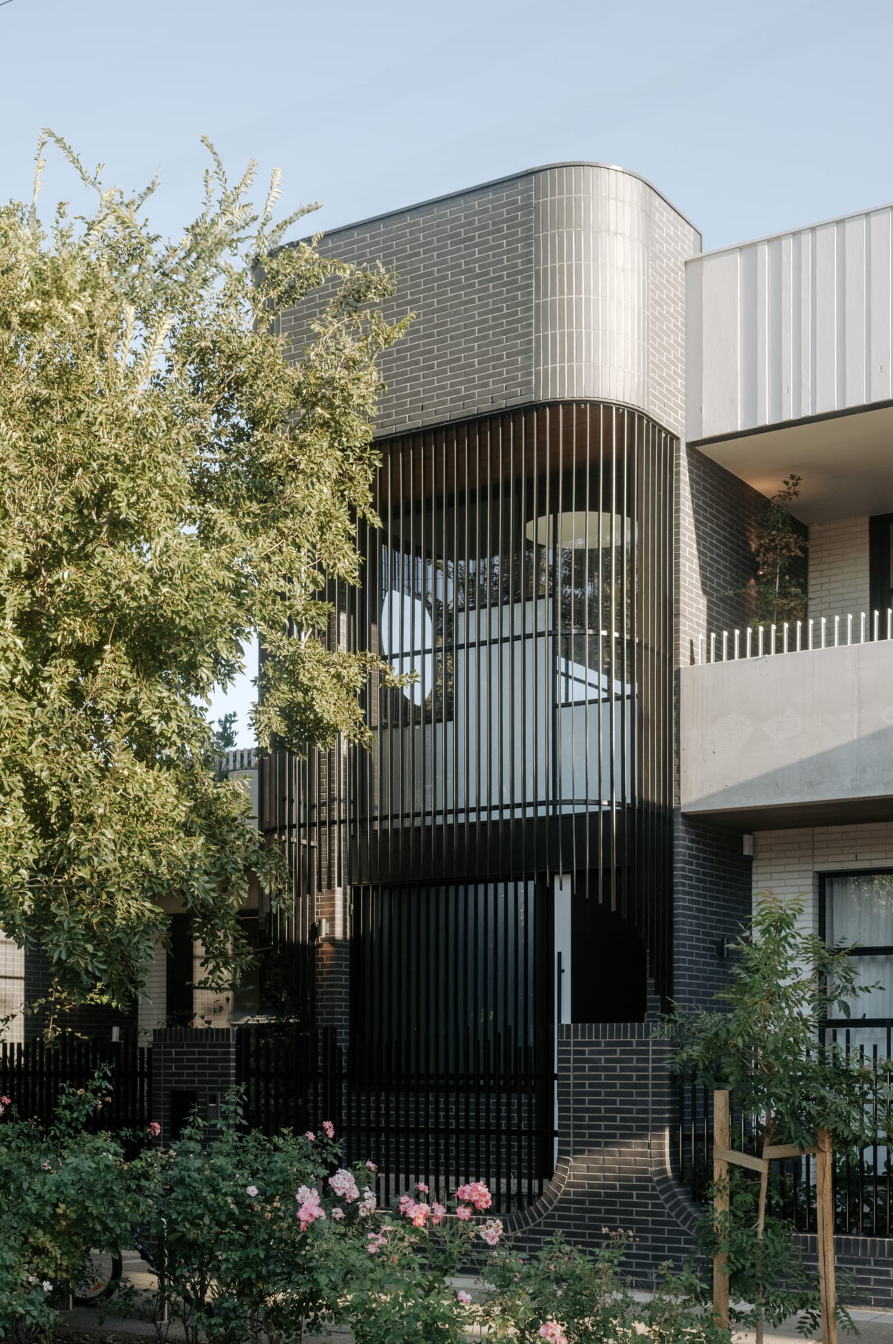 Adelaide City by Hocking Constructions | Featuring Morada Splits in Nero and Blanco
