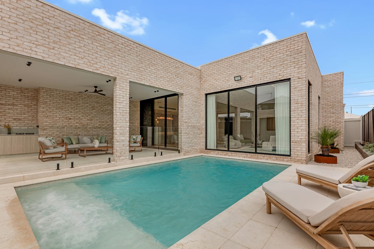 JH Homes. PGH Harlem brick, Manhattan range. 4 Killen Pde, Catherine Field, NSW.