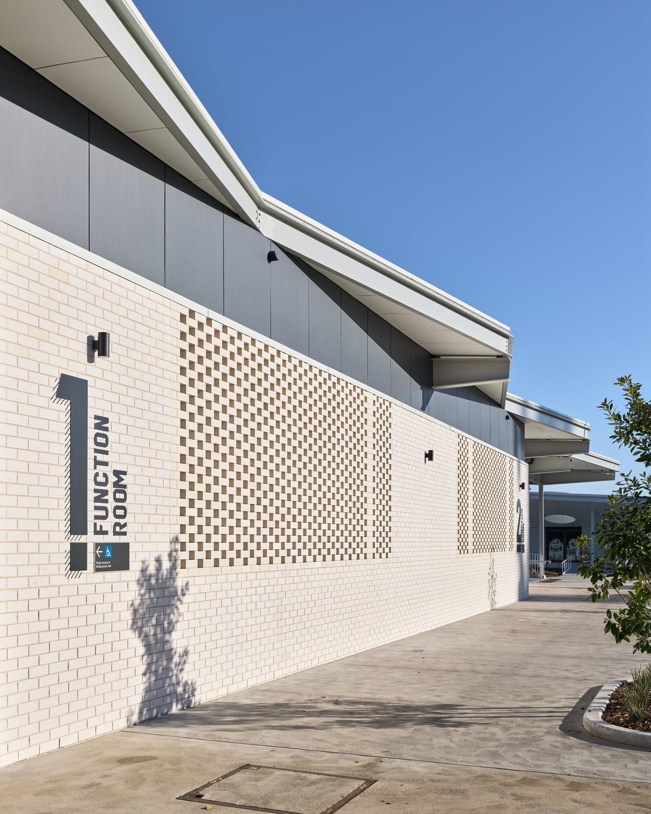 Parramatta Eels Centre of Excellence featuring PGH Morada Blanco bricks.