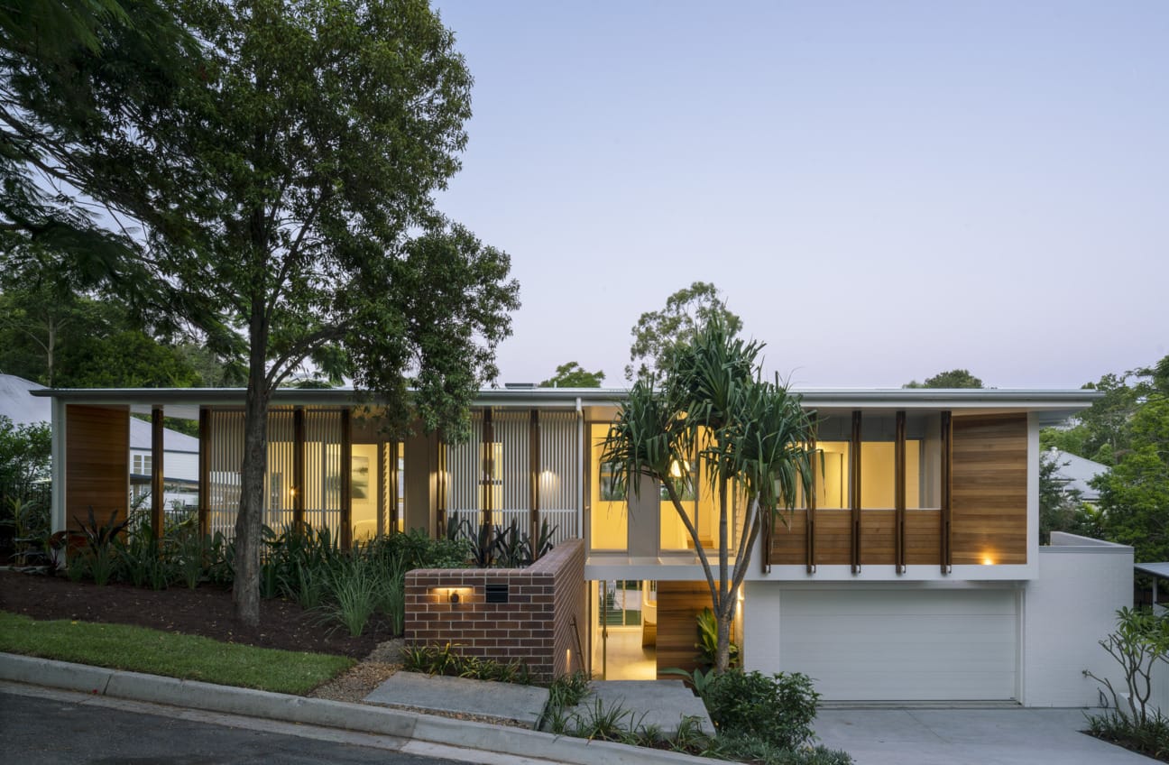 Auchenflower House case study showcases the use of PGH painted bricks and PGH Smooth, Black and Tan bricks.