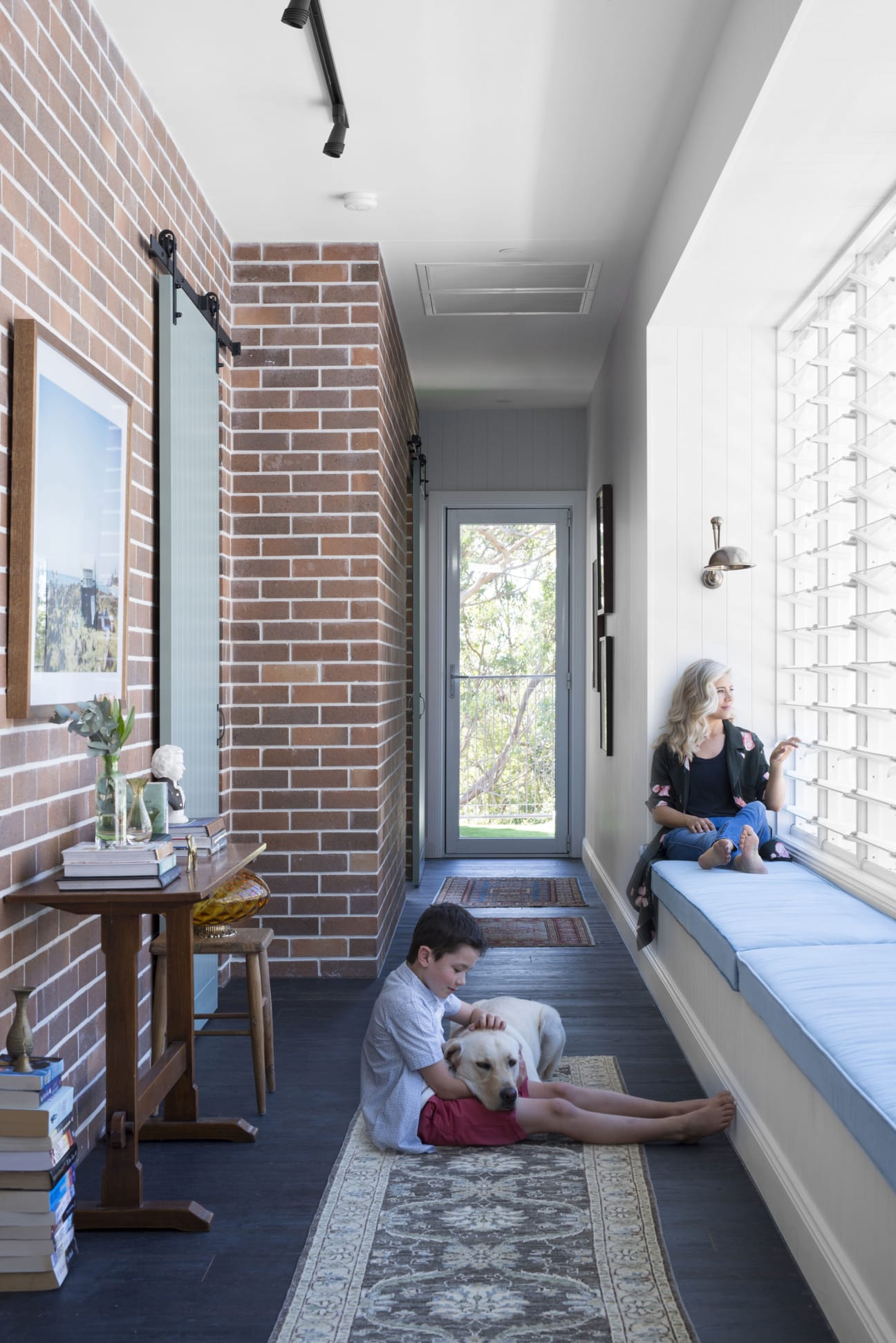 Tzannes uses PGH Mowbray Blue, Dry Pressed Architectural bricks to add a striking new addition to Sydney's Day Street Apartments.