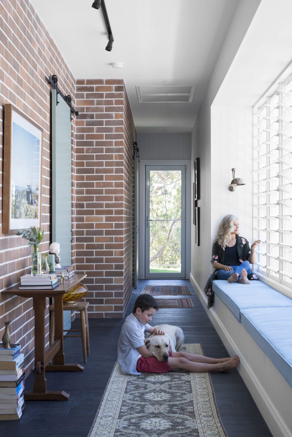 Tzannes uses PGH Mowbray Blue, Dry Pressed Architectural bricks to add a striking new addition to Sydney's Day Street Apartments.