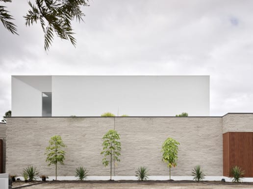 PGH's Lang Mursten brick used in a timeless, and beautiful home on the Gold Coast's Hope Island. Stratum