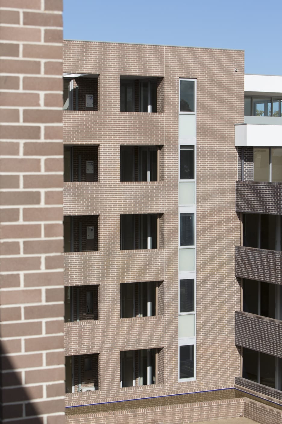 Carleton Estate uses PGH Bricks across the various buildings in the Summer Hill residential development.