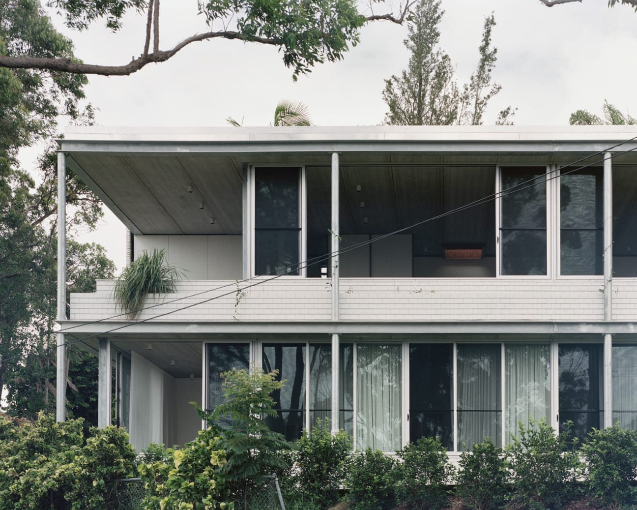 UK architect Peter Besley 's unique approach to brickwork creates a one-of-a-kind family home. The Couldrey House.