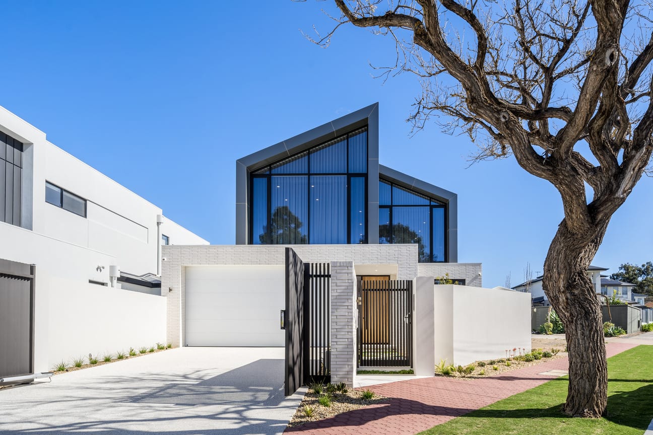 Walkerville project by Diaz Homes, featuring PGH Morada Blanco Linear bricks